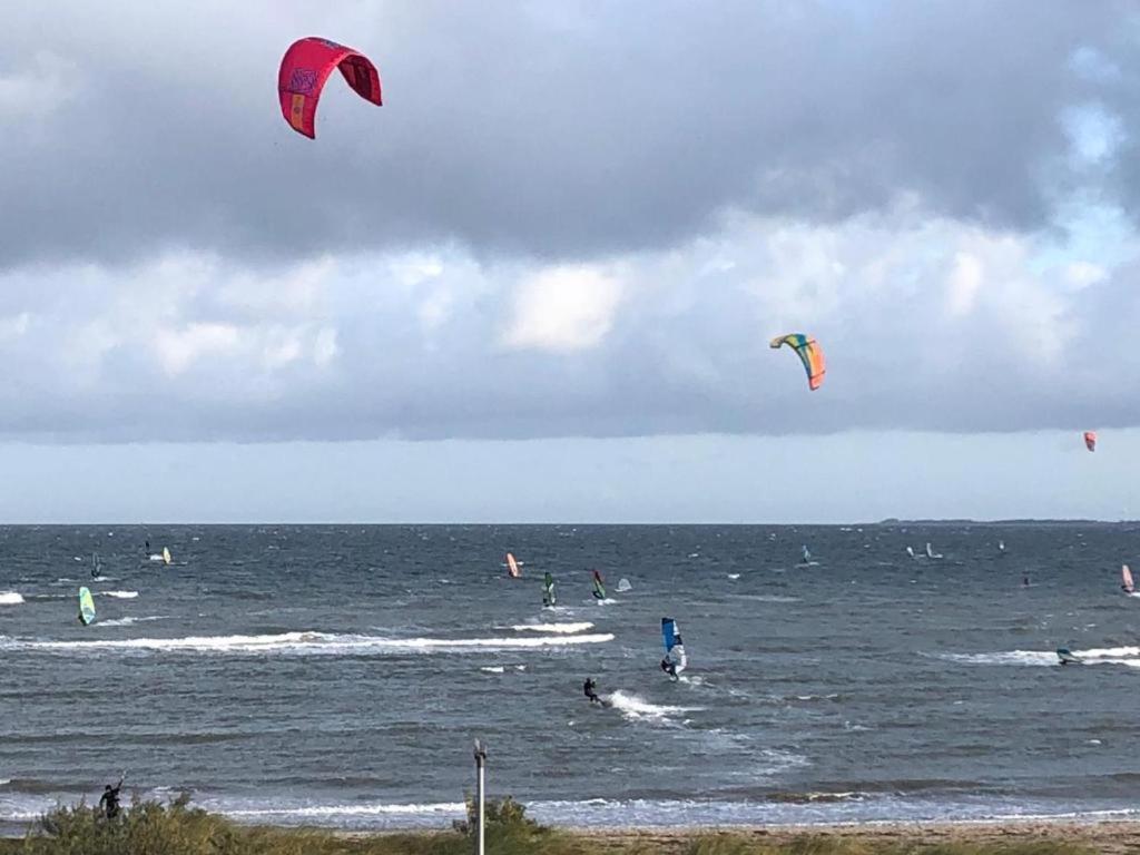 Ferienwohnung Direkt am Strand, mit Meerblick perfekt für 2 Personen Heiligenhafen Exterior foto